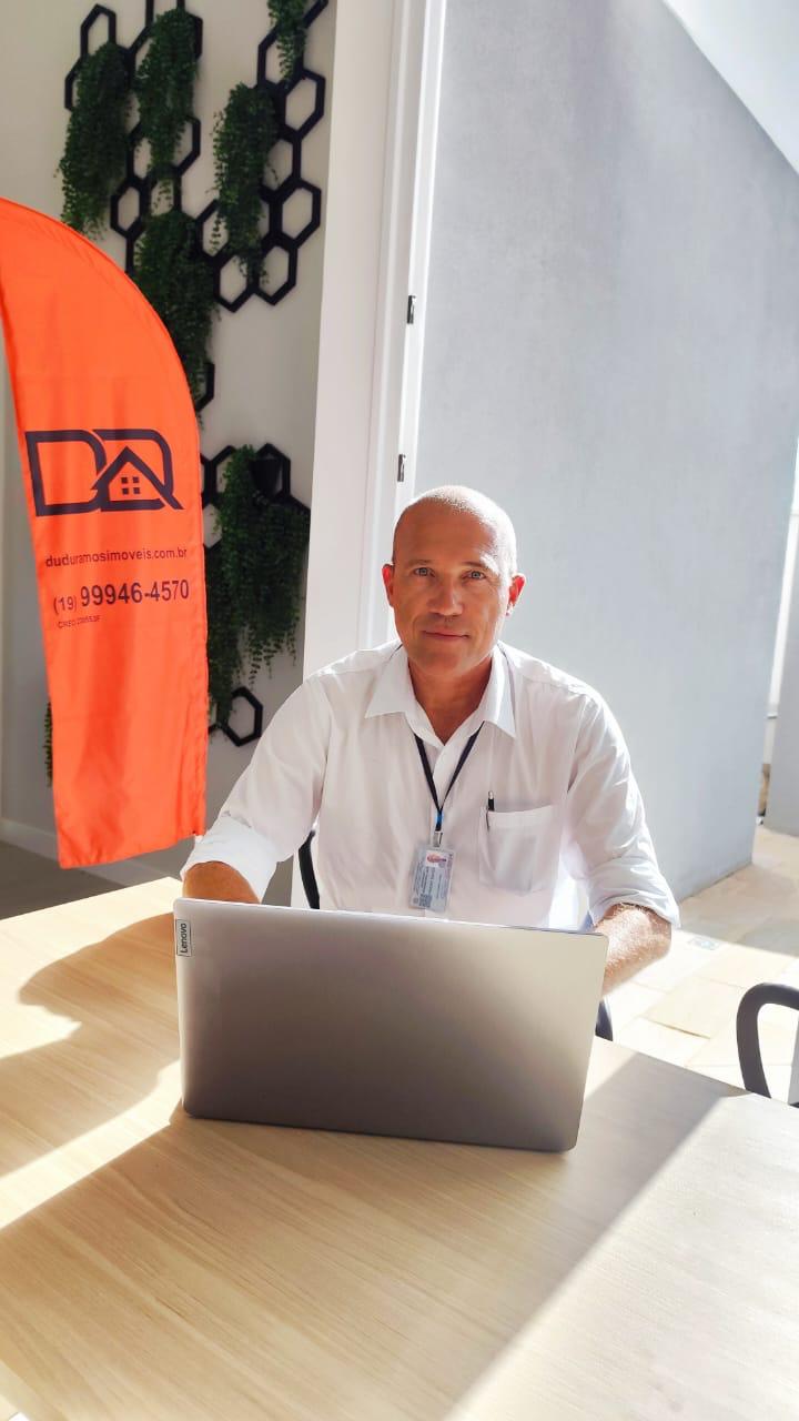 Dudu Ramos, corretor de imóveis